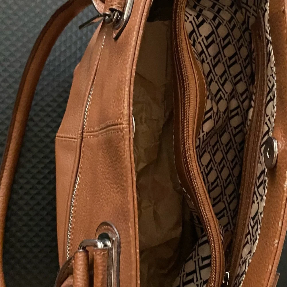 Tignanello Leather Shoulder Brown/Tan - Picture 5 of 6